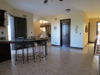 Preciosa y Acogedora casa familiar en Ciudad Cariari en Venta. CG-23-2782