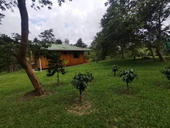 Fabulosa propiedad con Casas y Lote de 1.430 Mts2 en Turrialba en Venta. CG-23-662