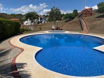 Casa en Venta en Grecia, Alajuela. RAH 22-1137