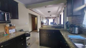 Hermosa casa Esquinera en CartagoAguaCaliente en Venta. CG-23-2978