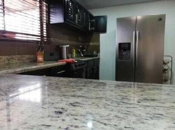 Moderna y Acogedora casa en Desamparados en Venta. CG-23-1710