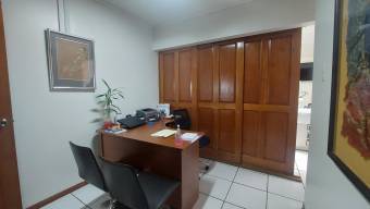 Excelente Edificio Ideal para Centro Medico o otro Proyecto en La Uruca en Venta. CG-23-2402, $ 200,000, 5, San José, San José