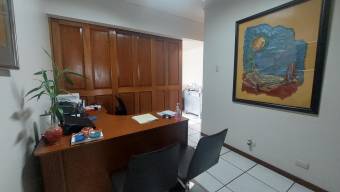 Excelente Edificio Ideal para Centro Medico o otro Proyecto en La Uruca en Venta. CG-23-2402, $ 200,000, 5, San José, San José