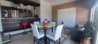 Fabulosa casa de dos Niveles en Condominio de Santa Ana Pozos en Venta. CG-23-1712