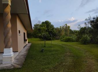 FOR SALE PROPERTY IN QUIET AREA IN TARIRE, POCOCI