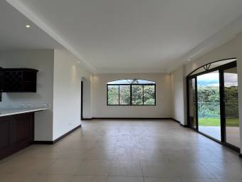 Casa en Venta en San Isidro, Heredia. RAH 23-26