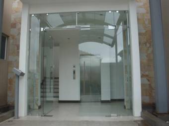 Precioso Apartamento con Piscina en Santa Ana en Alquiler. CG-23-2600