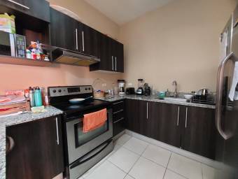 Preciosa y Amplia casa en Condominio de la Guácima, Alajuela en Venta. CG-23-1603