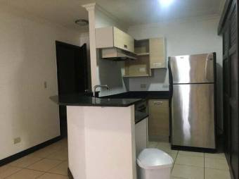 Se alquila apartamento en condominio tipo resort en Santa Ana 23-3062