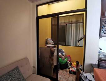 Se vende casa con 2 apartamentos en Alajuela 23-1083