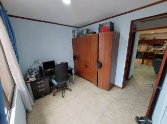 APARTAMENTO EN TORRE 2 HABITACIONES SABANA SUR TERCER PISO SIN ASCENSOR