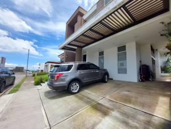 Bella y Moderna casa en Condominio de AlajAlajuela en Venta. CG-23-252