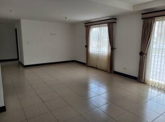 SE AQLUILA APARTAMENTO EN CONDOMINIO