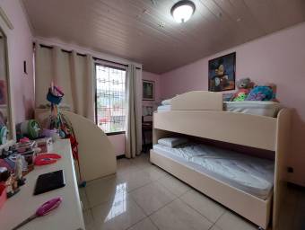 Fabulosa y Amplia casa en Rohrmoser en Venta. CG-23-2757