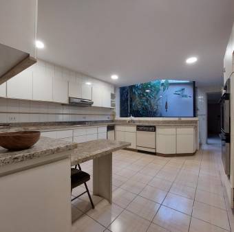 Espectacular y Bellísima casa en Rohrmoser en Venta. CG-23-794