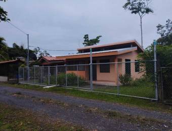 Bonita y Acogedora Casa en Guácimo en Venta. CG-23-2212