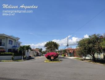 NUEVO PRECIO Amplia casa en Condo dentro de residencial Guachipelín