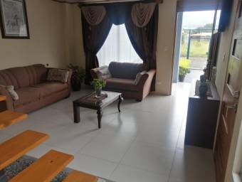 MLS-24-1603 VENTA CASA JORGE DE BRAVO TURRIALBA 