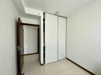 Se vende moderno apartamento en lindo condominio de Hatillo en San José 23-3429