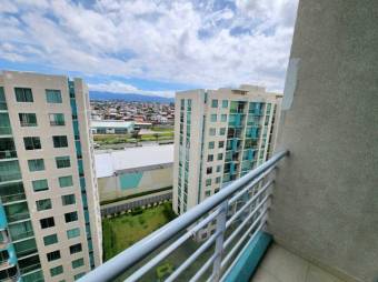 Se vende espacioso apartamento para inversión en condominio de Hatillo en San José 24-1197