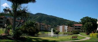 Se vende moderno apartamento en condominio de Rio Oro en Santa Ana 24-1370