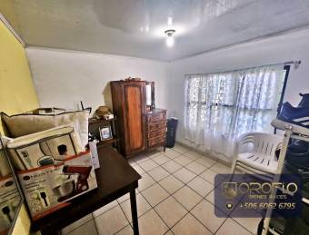 DOS CASAS Y APARTEMENTO EN SANTA BÁRBARA, HEREDIA #40403an