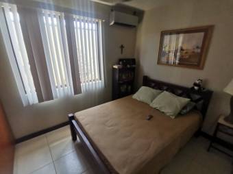 Se vende espaciosa casa con patio en condominio de Guácima en Alajuela 23-1591