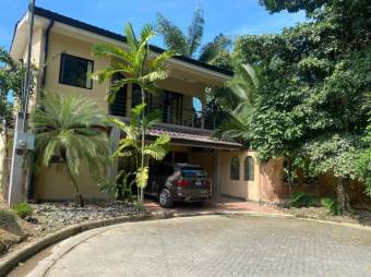Se vende espaciosa casa de 2 plantas en condominio de Tárcoles en Puntarenas 24-1567
