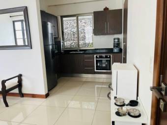 Se vende espacioso Apartamento en condominio de Piedades en Santa Ana 24-1583