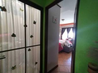 Se vende espaciosa casa con patio en San Francisco de Heredia 24-1601