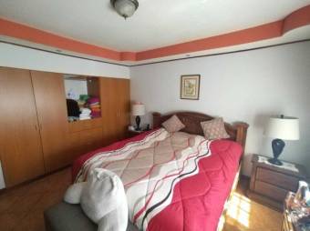 Se vende espaciosa casa con patio en San Francisco de 