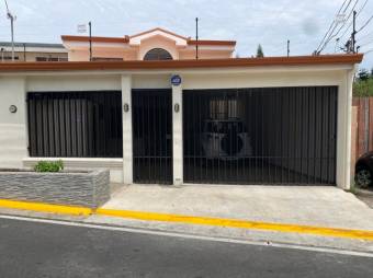 Se alquila espaciosa casa en Escazú Centro 24-1622