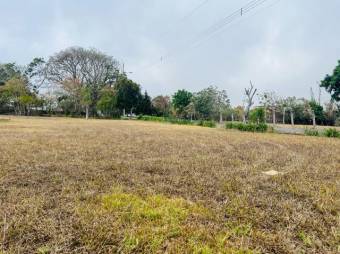 Se vende amplio lote con mas de 7,200m2 en Concepción de Heredia 24-1508