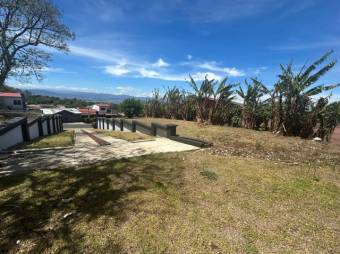 Se vende amplio lote con mas de 2,800m2 en San Rafael de Heredia 24-1550