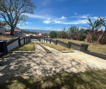 Se vende amplio lote con mas de 2,800m2 en San Rafael de Heredia 24-1550