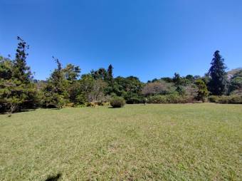 Se vende finca con un lote de mas de 36,400m2 en Ángeles de San Rafael 24-1448