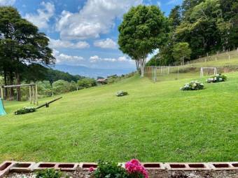 Se vende increíble finca con 149,270m2 de lote en Santa Barbara de Heredia 23-2274