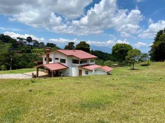 Se vende increíble finca con 149,270m2 de lote en Santa Barbara de Heredia 23-2274