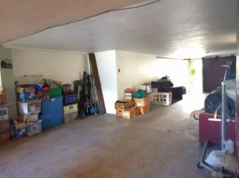 Se vende espaciosa casa de 2 plantas con uso de suelo mixto en Merced de San José 24-1637