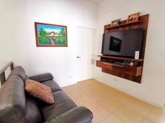 Se vende moderna y espaciosa casa en condominio de Brasil en Santa Ana 24-1632