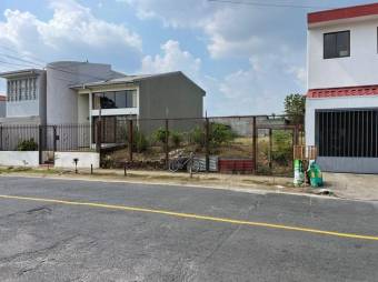 Se vende lote de 250m2 en zona residencial de La Trinidad en Moravia 24-1420