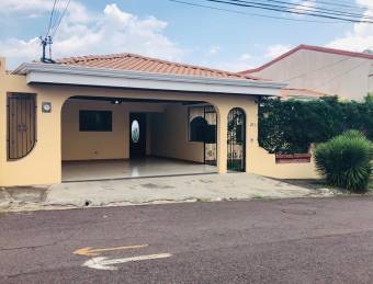 Vendo casa en Ciudad Cariari, Bosque de Doña Rosa