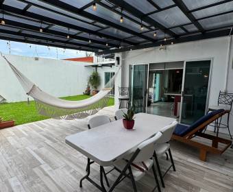 House for sale in residential area in Pozos de Santa Ana