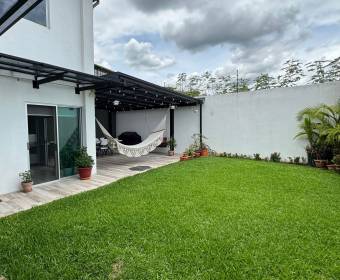 House for sale in residential area in Pozos de Santa Ana