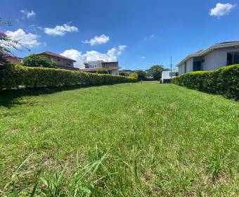 739 m2 lot in Posada del Río condominium in La Guacima