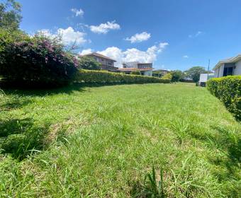 739 m2 lot in Posada del Río condominium in La Guacima