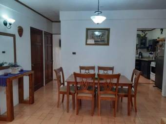 Se vende espaciosa casa con terraza en residencial de Santa bárbara en Heredia 24-1205