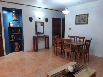 Se vende espaciosa casa con terraza en residencial de Santa bárbara en Heredia 24-1502