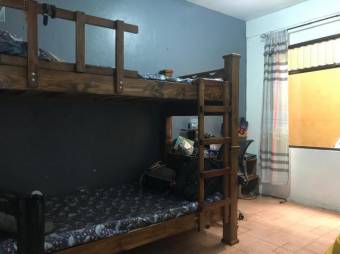 Se vende espaciosa casa con terraza en residencial de Santa bárbara en Heredia 24-1502