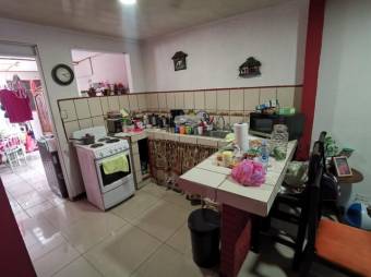 Se vende espaciosa casa en san francisco de Heredai 24-1319